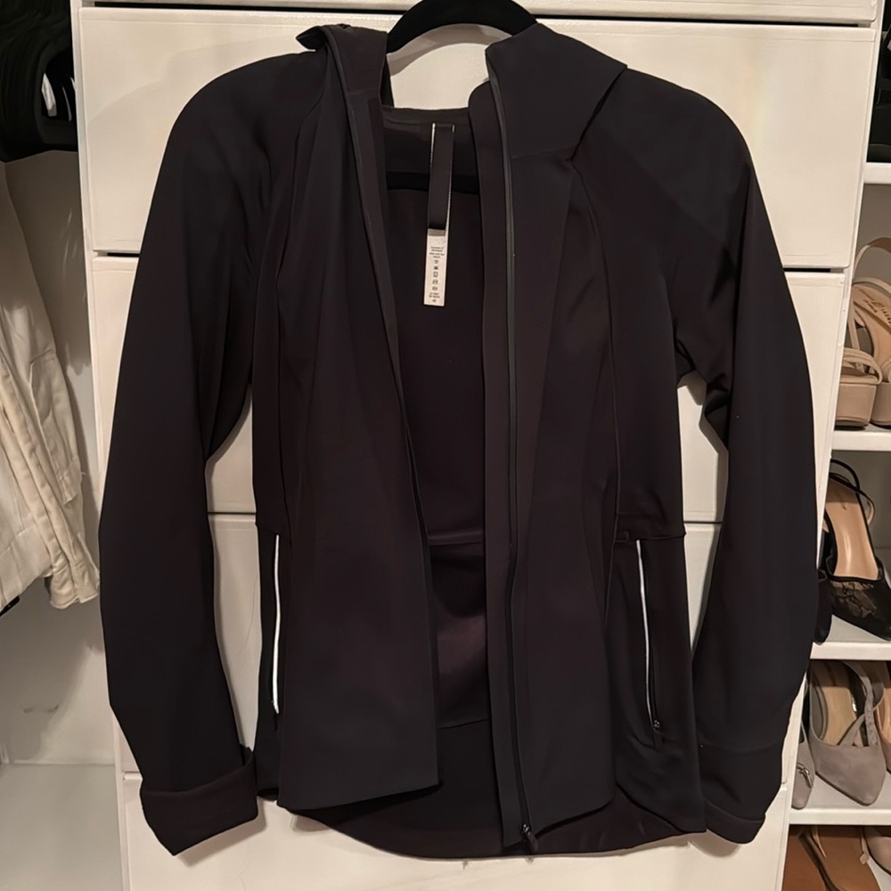 Lululemon Black brand new jacket